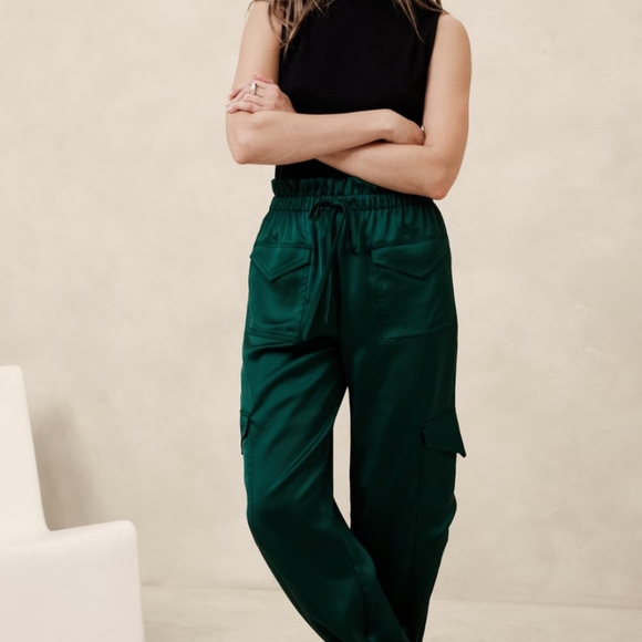 Women's Black Cargo Pants - Picture 2 of 15